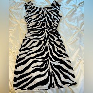 Bisou Bisou stunning Zebra print dress!